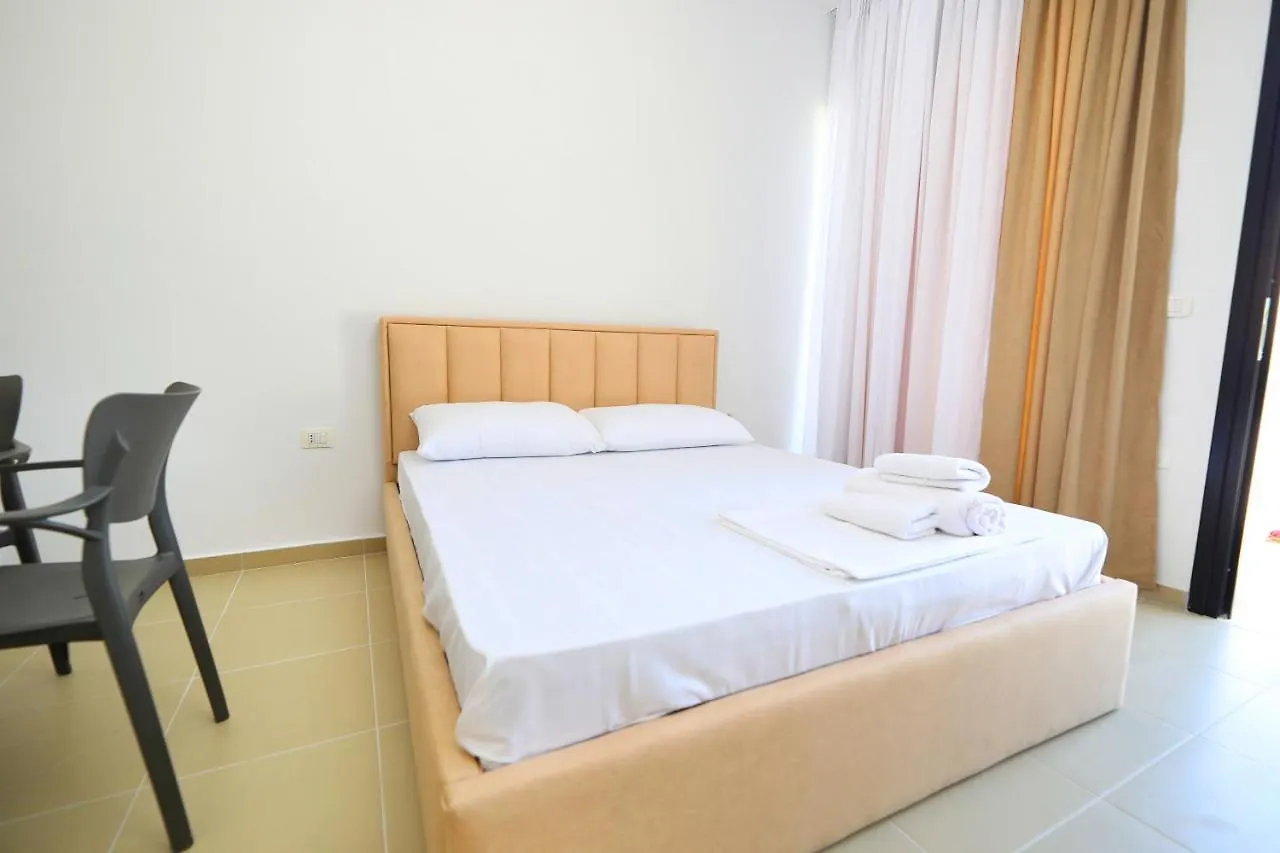 Vila S&S Wlora 0*,  Albania